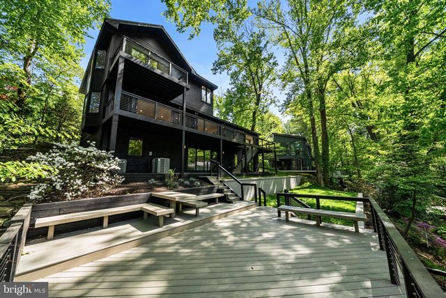 3804 LAKEVIEW TER, Falls Church, VA 22041