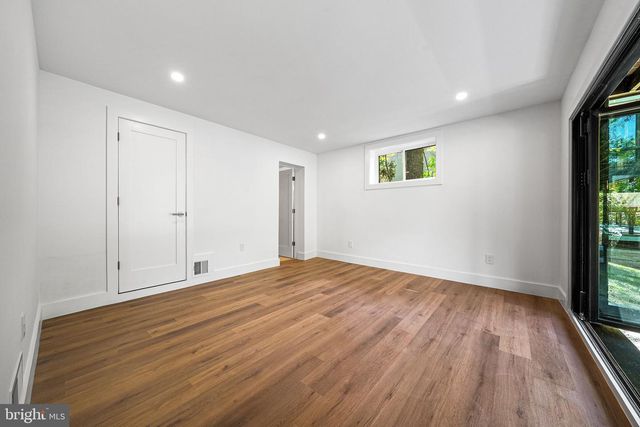 3804 LAKEVIEW TER, Falls Church, VA 22041