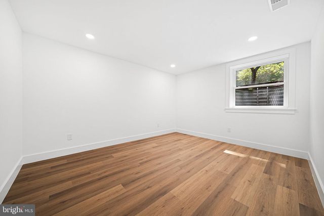 3804 LAKEVIEW TER, Falls Church, VA 22041