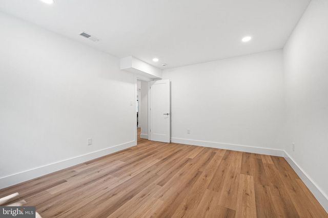 3804 LAKEVIEW TER, Falls Church, VA 22041