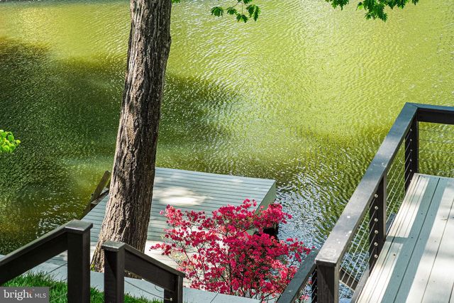3804 LAKEVIEW TER, Falls Church, VA 22041