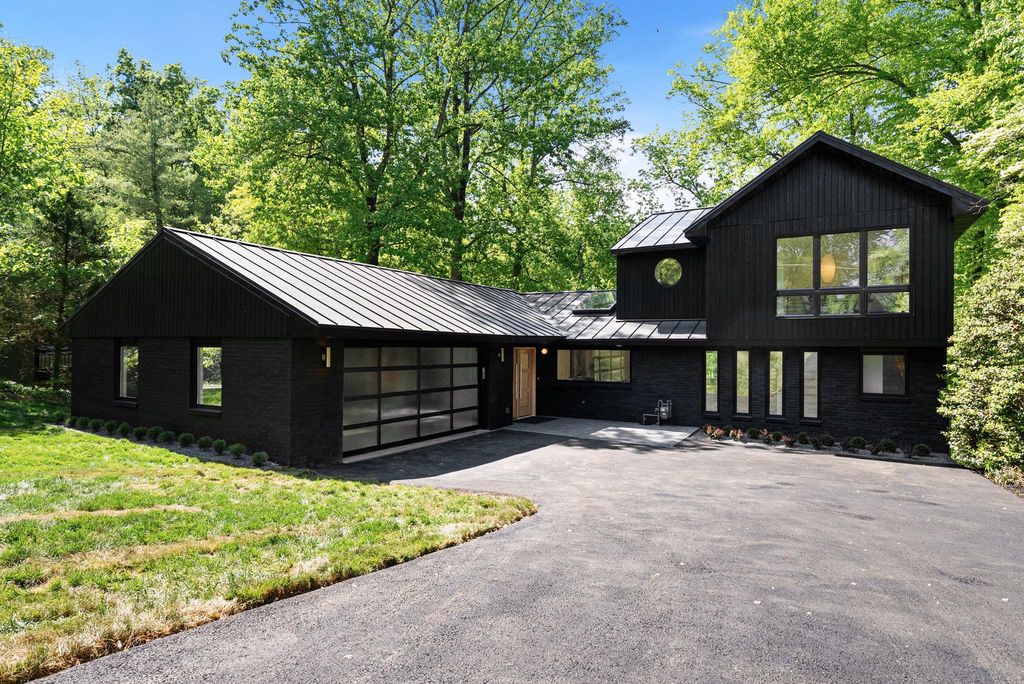 3804 LAKEVIEW TER, Falls Church, VA 22041