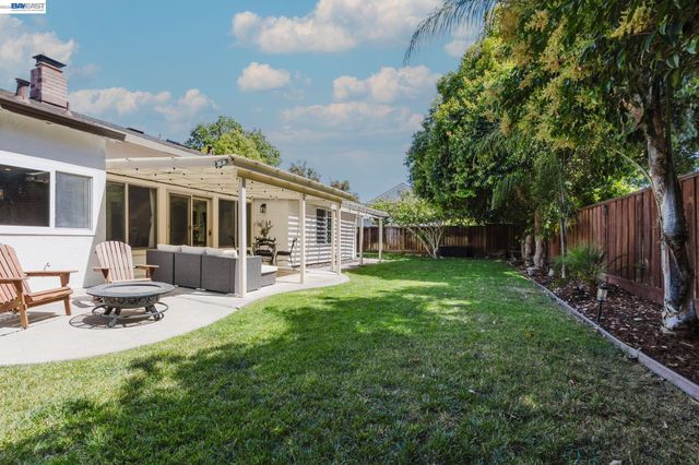 220 Yosemite Dr., Livermore, CA 94551