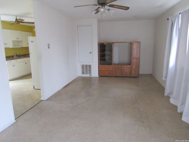 182 Moon Valley, San Antonio, TX 78227