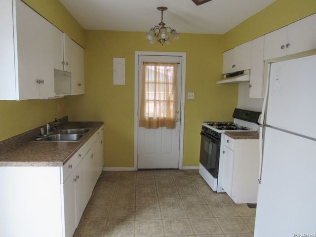 182 Moon Valley, San Antonio, TX 78227