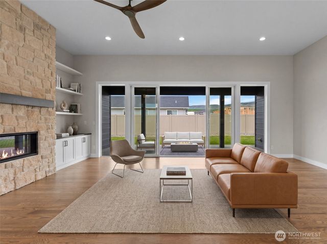 2244 Brinley Court, East Wenatchee, WA 98802