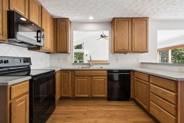 5935 Hampton Corners S, Hilliard, OH 43026