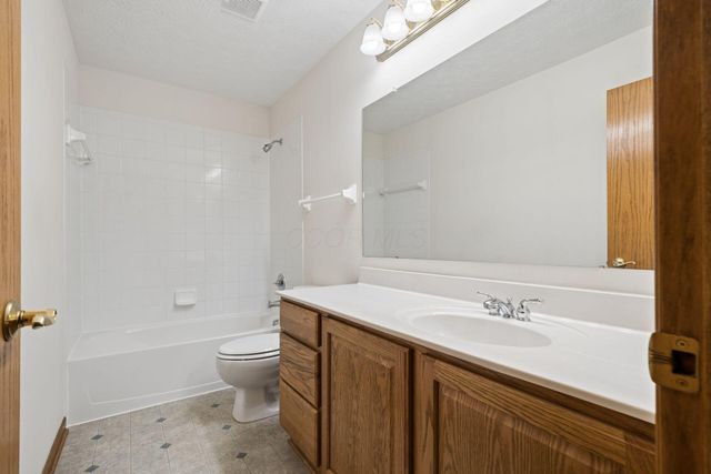 5935 Hampton Corners S, Hilliard, OH 43026