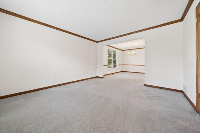 5935 Hampton Corners S, Hilliard, OH 43026