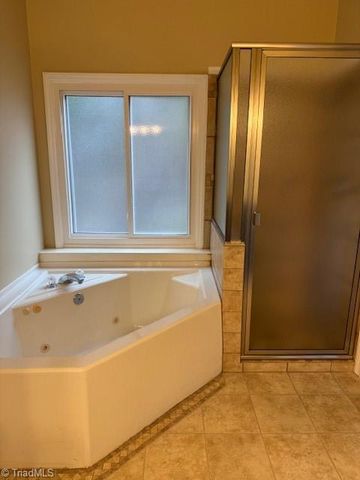 3412 Lochurst Court, Pfafftown, NC 27040