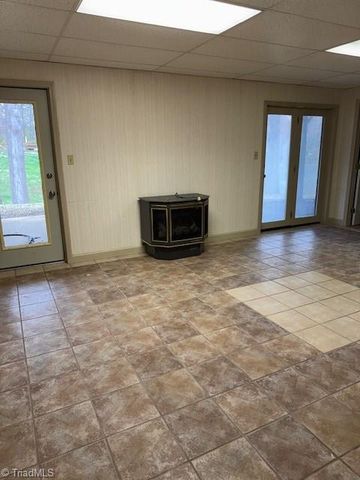 3412 Lochurst Court, Pfafftown, NC 27040