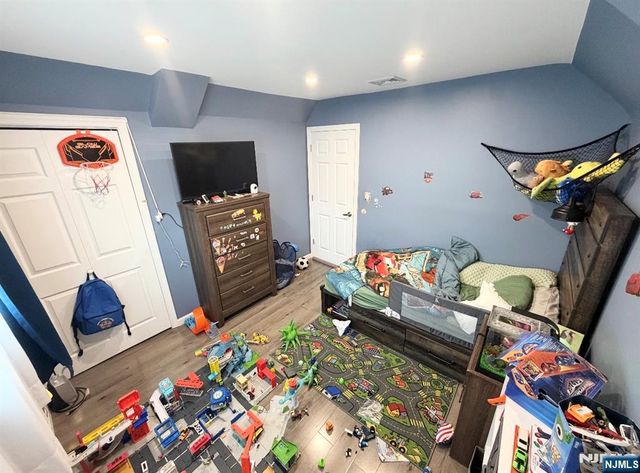 296 Willow Avenue, Lyndhurst, NJ 07071