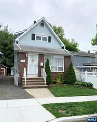 296 Willow Avenue, Lyndhurst, NJ 07071