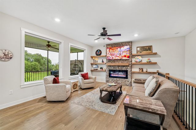 1585 NW Parkside Lane, Waukee, IA 50263