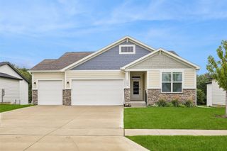 1585 NW Parkside Lane, Waukee, IA 50263