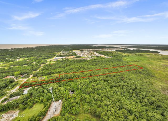 501 E North Street, Pass Christian, MS 39571
