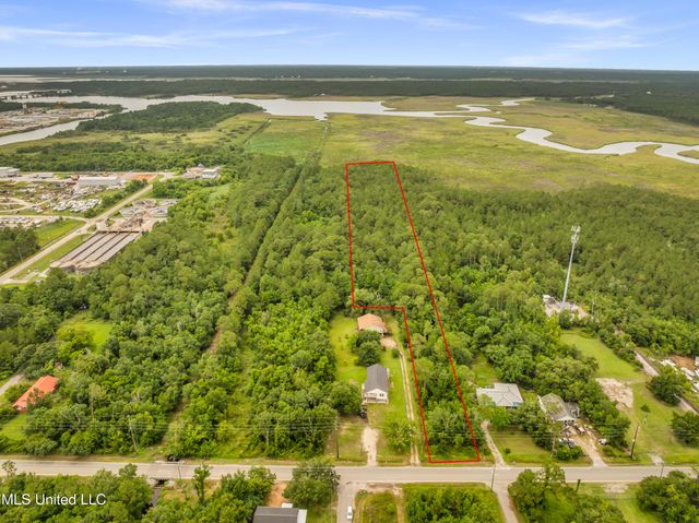 501 E North Street, Pass Christian, MS 39571