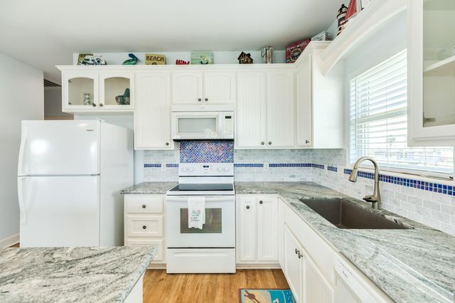 516 Treaty Drive, Surfside Beach, TX 77541