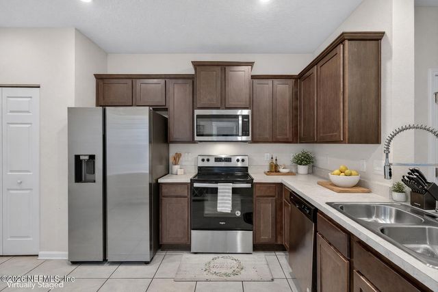 12784 VETERANS Court, Jacksonville, FL 32218