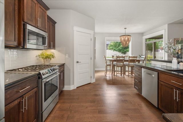 905 W Basalt Ridge Dr, Spokane, WA 99224