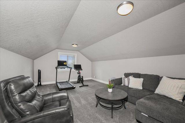 905 W Basalt Ridge Dr, Spokane, WA 99224