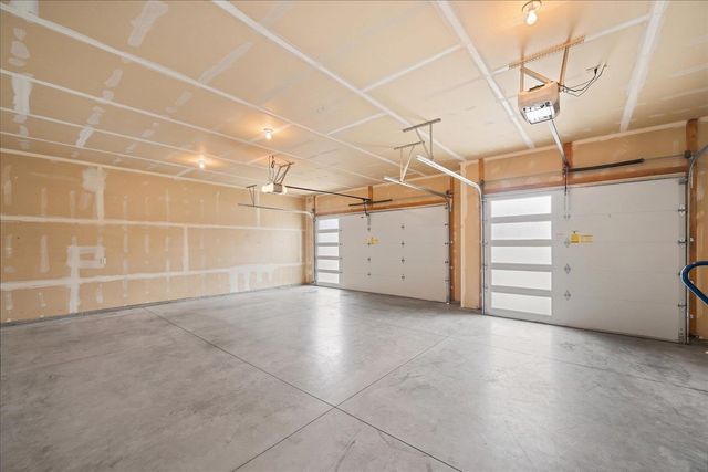 905 W Basalt Ridge Dr, Spokane, WA 99224