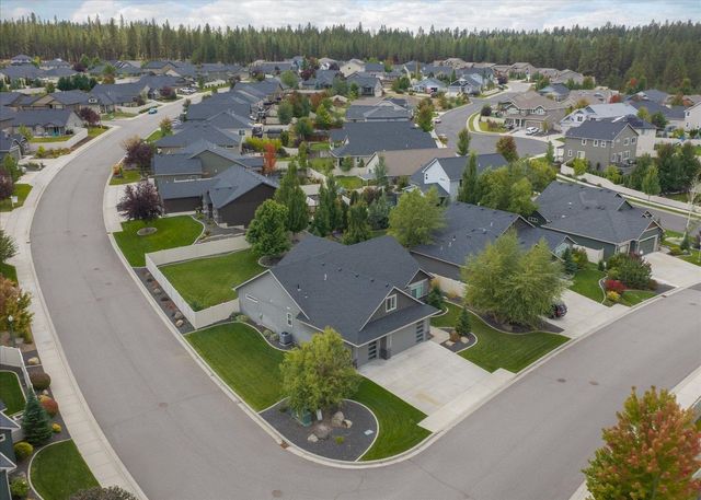 905 W Basalt Ridge Dr, Spokane, WA 99224