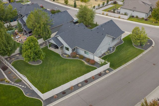 905 W Basalt Ridge Dr, Spokane, WA 99224