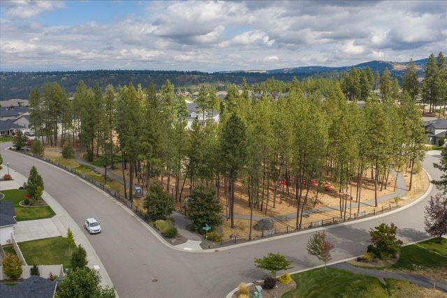 905 W Basalt Ridge Dr, Spokane, WA 99224