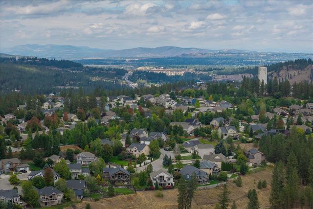 905 W Basalt Ridge Dr, Spokane, WA 99224