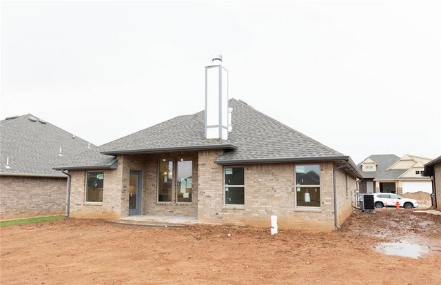 9212 NW 86th Street, Yukon, OK 73099