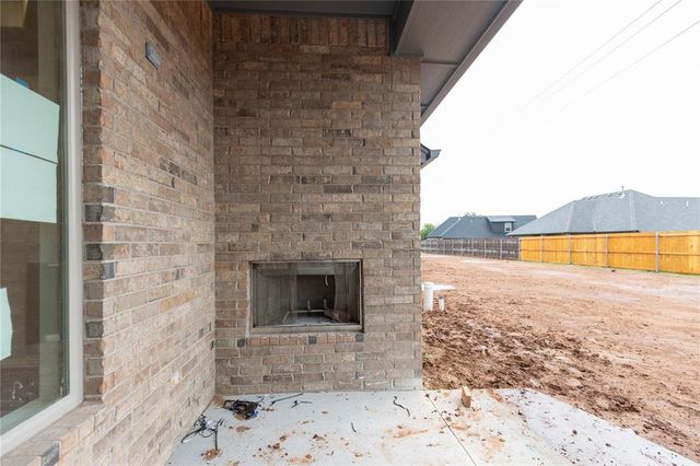 9212 NW 86th Street, Yukon, OK 73099