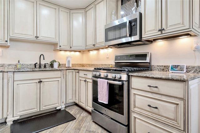 3002 W ALLINE AVENUE, Tampa, FL 33611