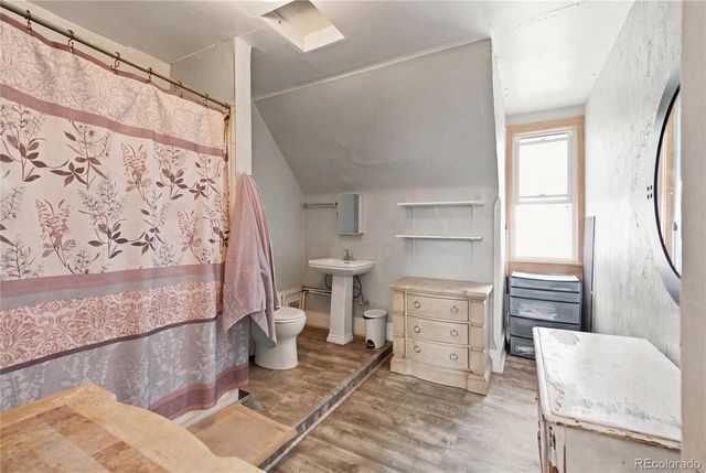 2115 W 31st Avenue, Denver, CO 80211