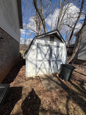 306 Fox Fire, Cloverdale, VA 24077