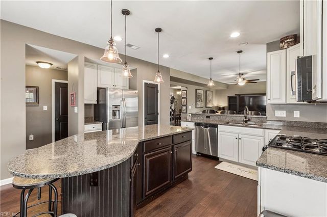 708 Canoe St, Chesapeake, VA 23323