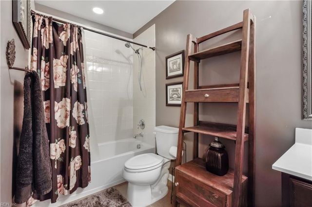 708 Canoe St, Chesapeake, VA 23323
