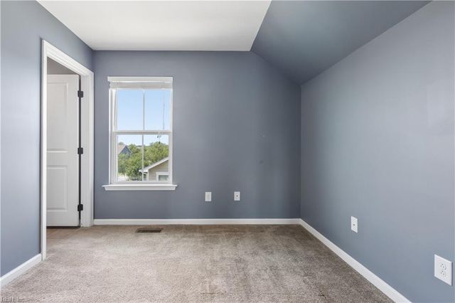 708 Canoe St, Chesapeake, VA 23323