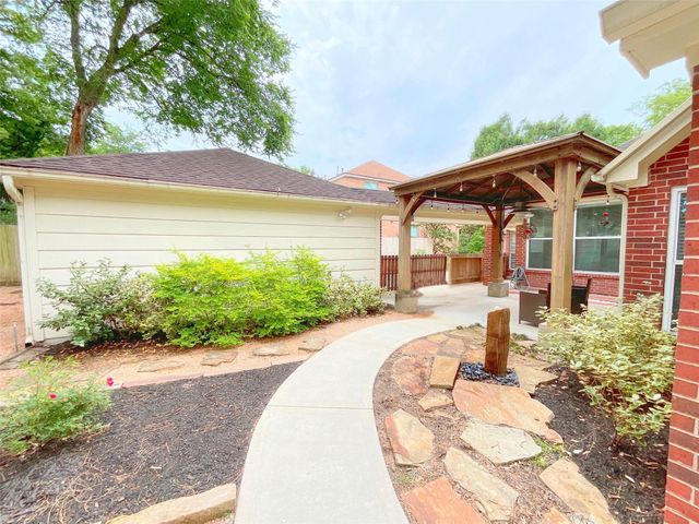 1914 Windy Park Drive, Houston, TX 77339