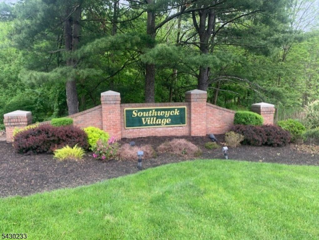4 Wareham Ct, Scotch Plains Twp., NJ 07076