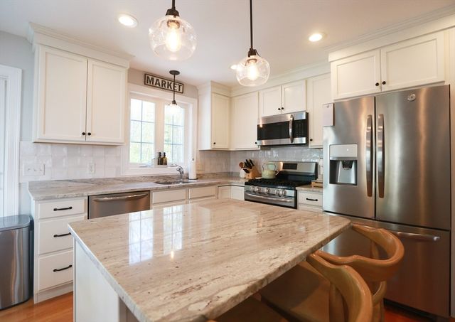 6 Honey Lane, Bridgewater, MA 02324
