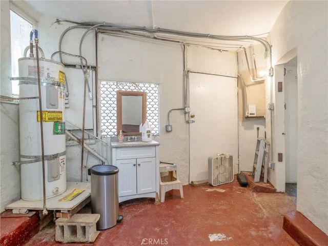 8618 La Tuna Canyon Road, Sun Valley, CA 91352