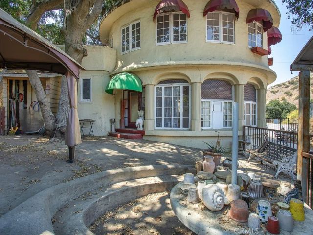 8618 La Tuna Canyon Road, Sun Valley, CA 91352