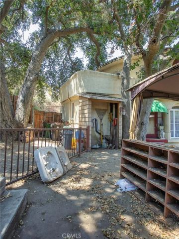 8618 La Tuna Canyon Road, Sun Valley, CA 91352