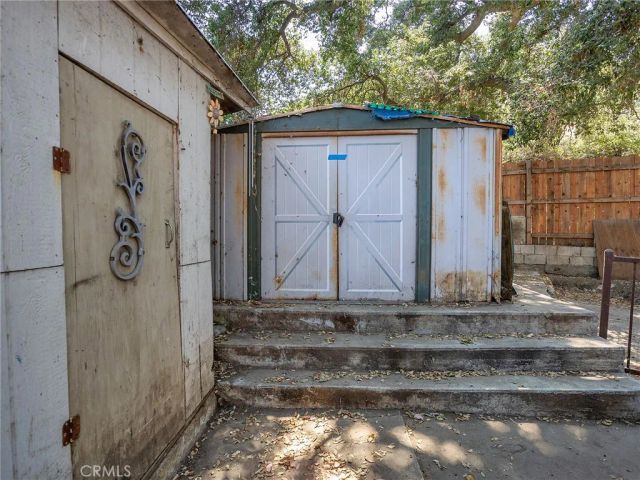 8618 La Tuna Canyon Road, Sun Valley, CA 91352