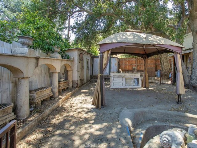 8618 La Tuna Canyon Road, Sun Valley, CA 91352