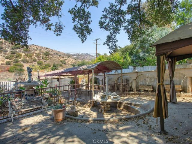 8618 La Tuna Canyon Road, Sun Valley, CA 91352