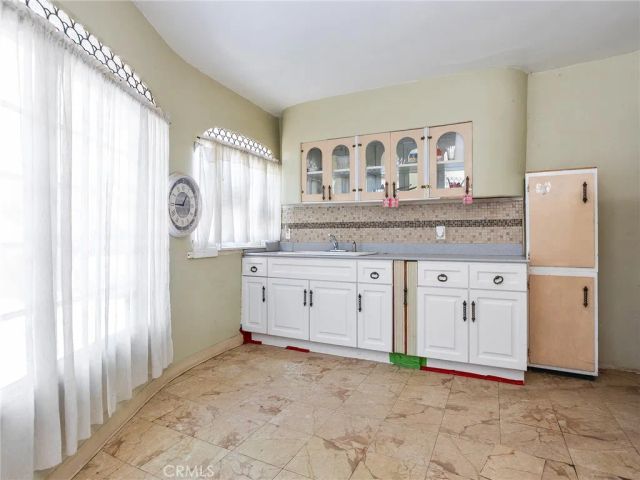 8618 La Tuna Canyon Road, Sun Valley, CA 91352