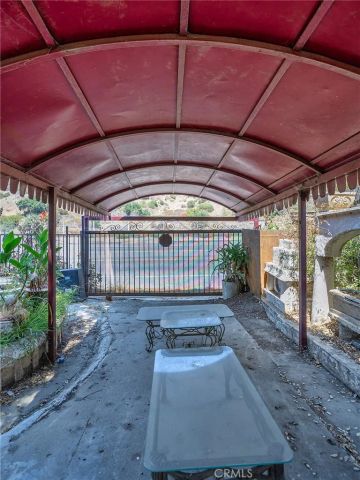 8618 La Tuna Canyon Road, Sun Valley, CA 91352