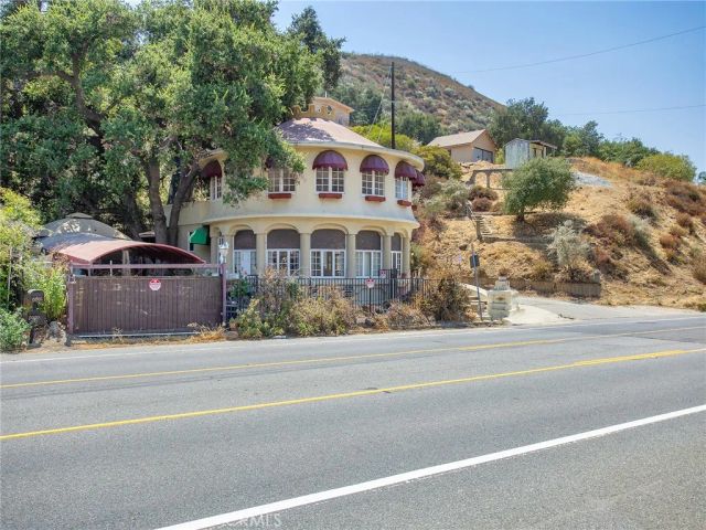 8618 La Tuna Canyon Road, Sun Valley, CA 91352